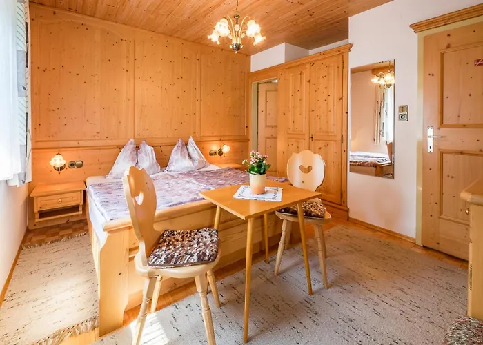 Apartament Vintage In Near Area Fügen